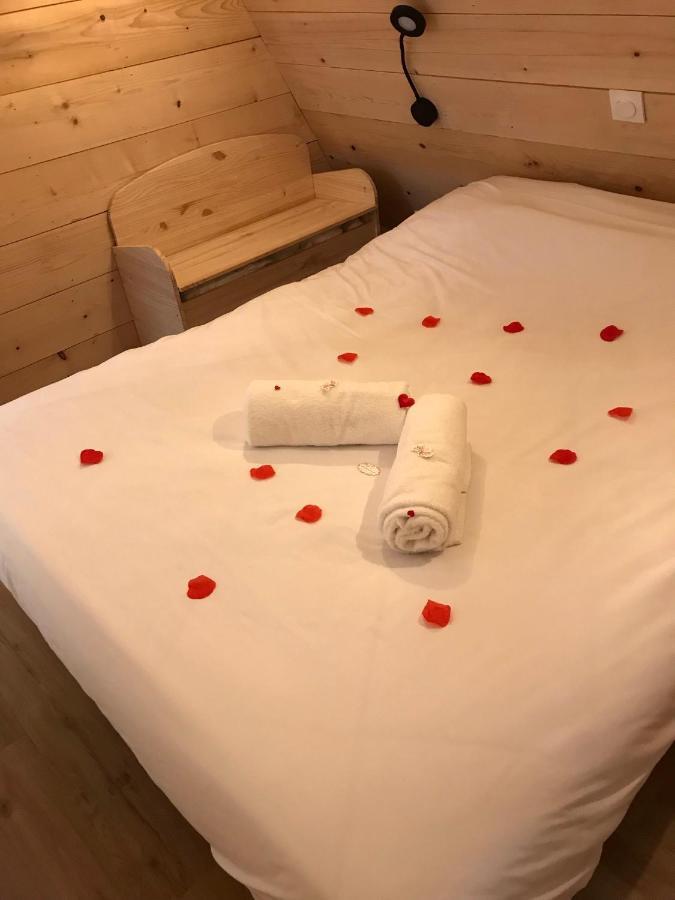 O Tipi Lodge Saint-Christo-en-Jarez エクステリア 写真